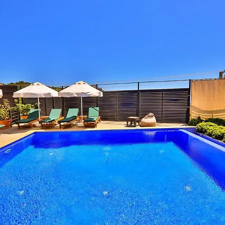 4 Bedroom 5363 Villa